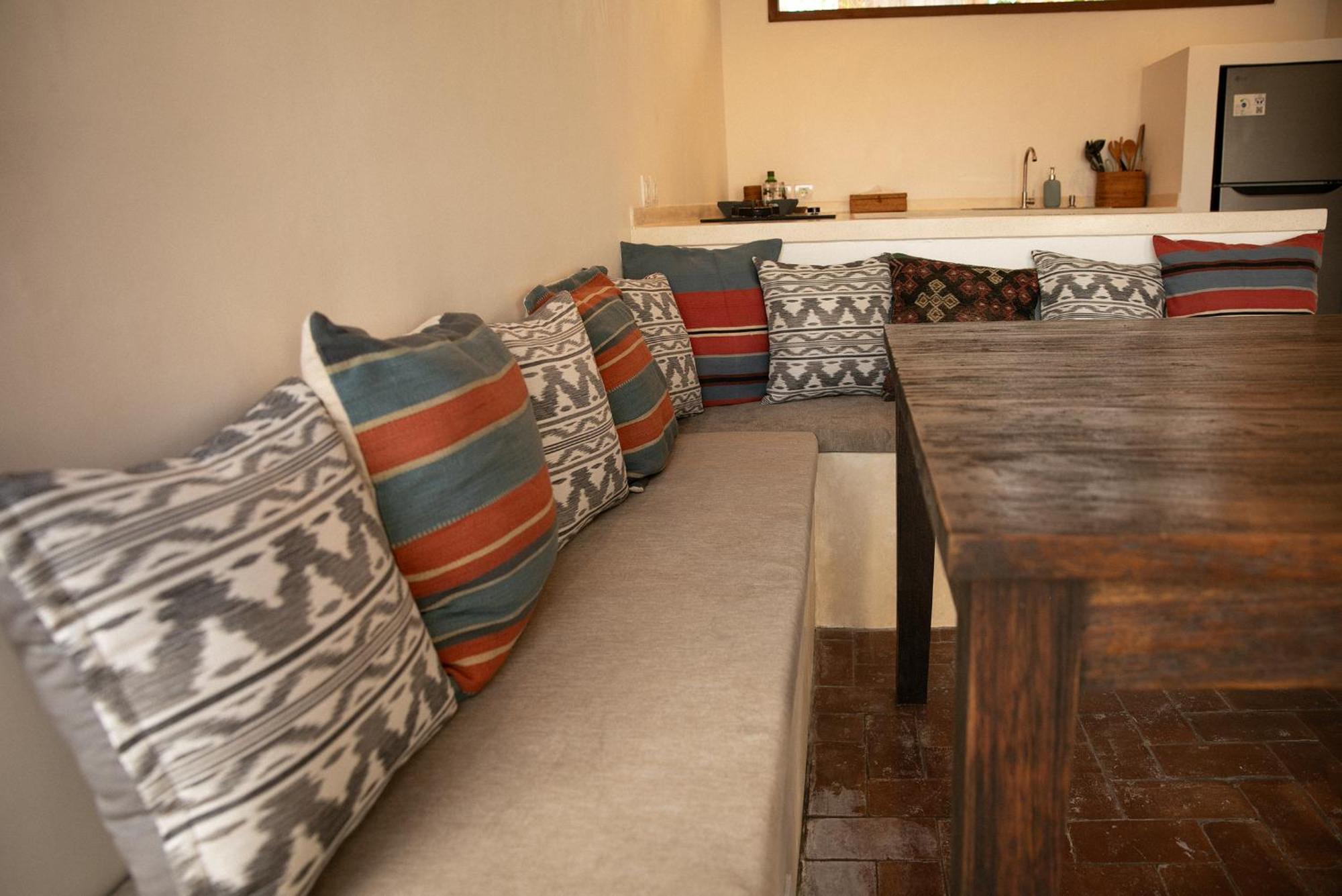 Bed and Breakfast La Kreyiol Uluwatu Exterior foto